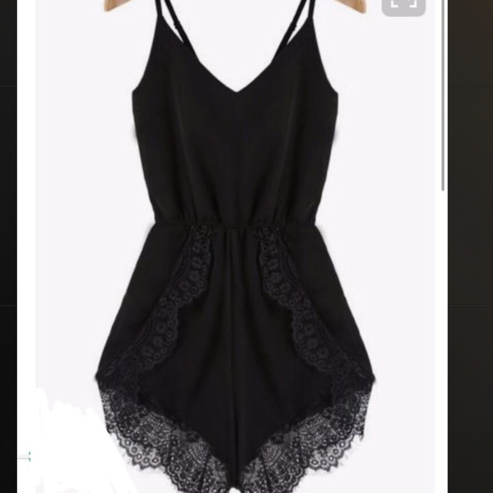 Lace romper XS